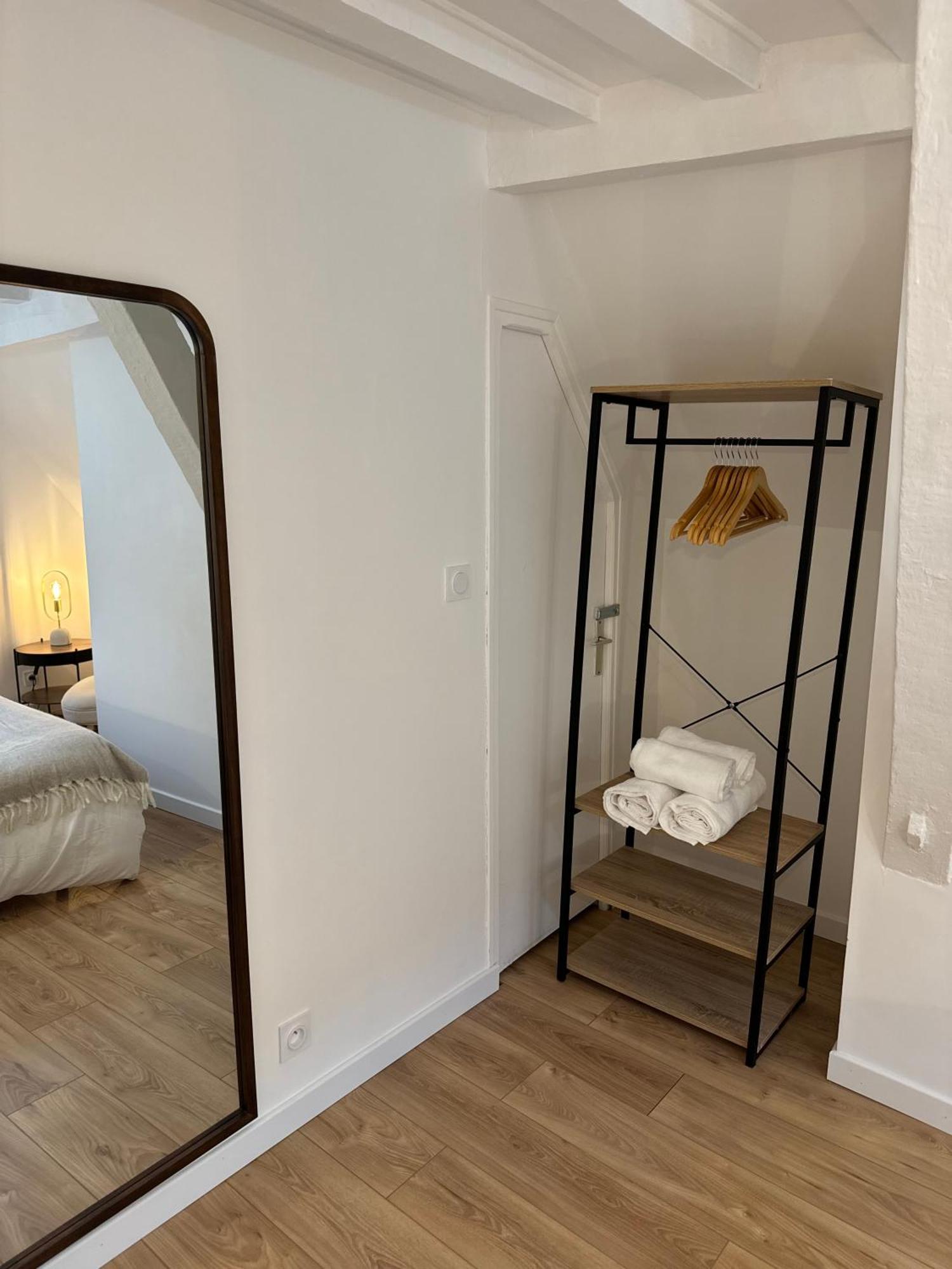 La Suite - Parvis Cathedrale Chartres Eksteriør billede
